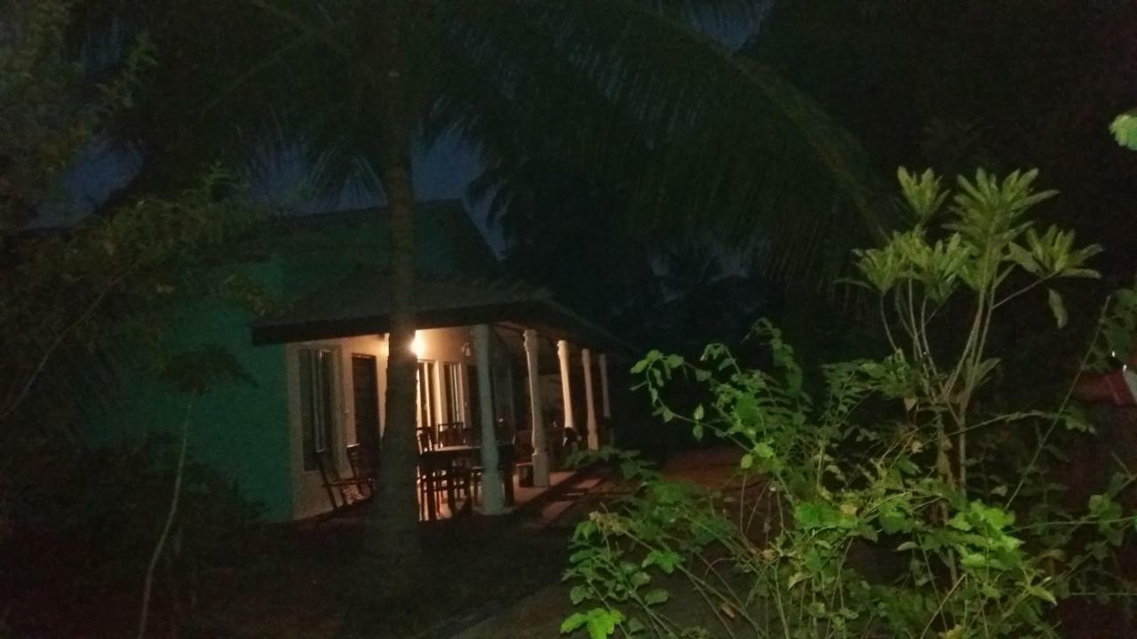Theepan'S Home Nilaveli Exteriör bild